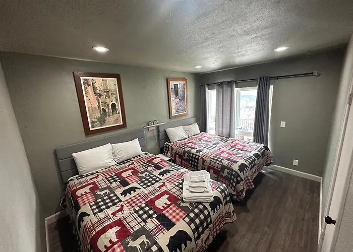 Mountain Trail Lodge And Vacation Rentals