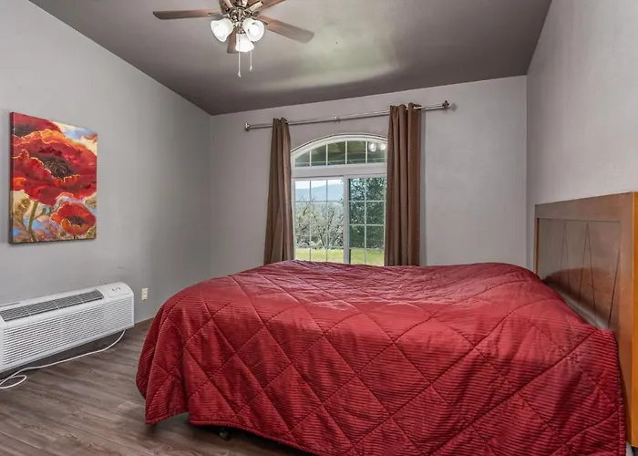 Mountain Trail Lodge And Vacation Rentals
