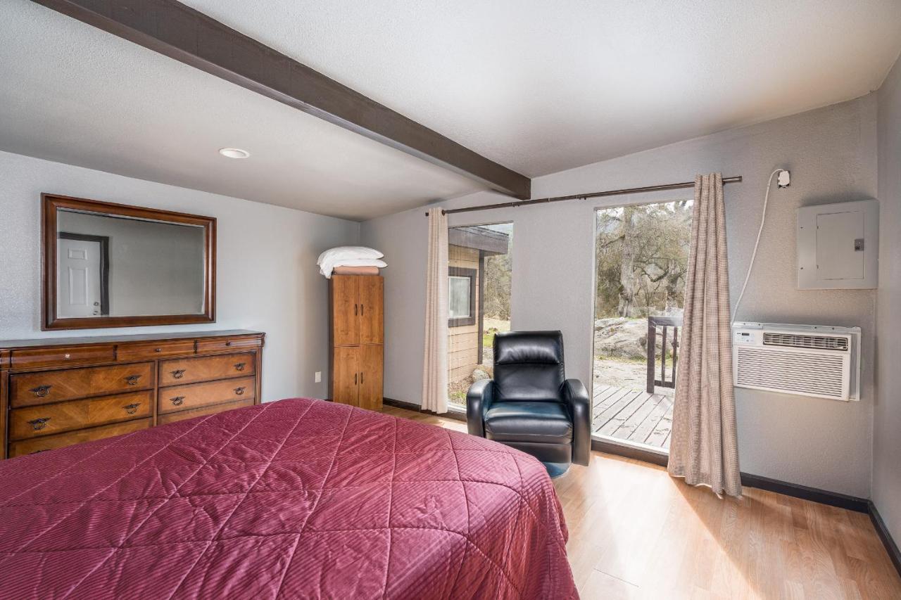 Mountain Trail And Vacation Lodge